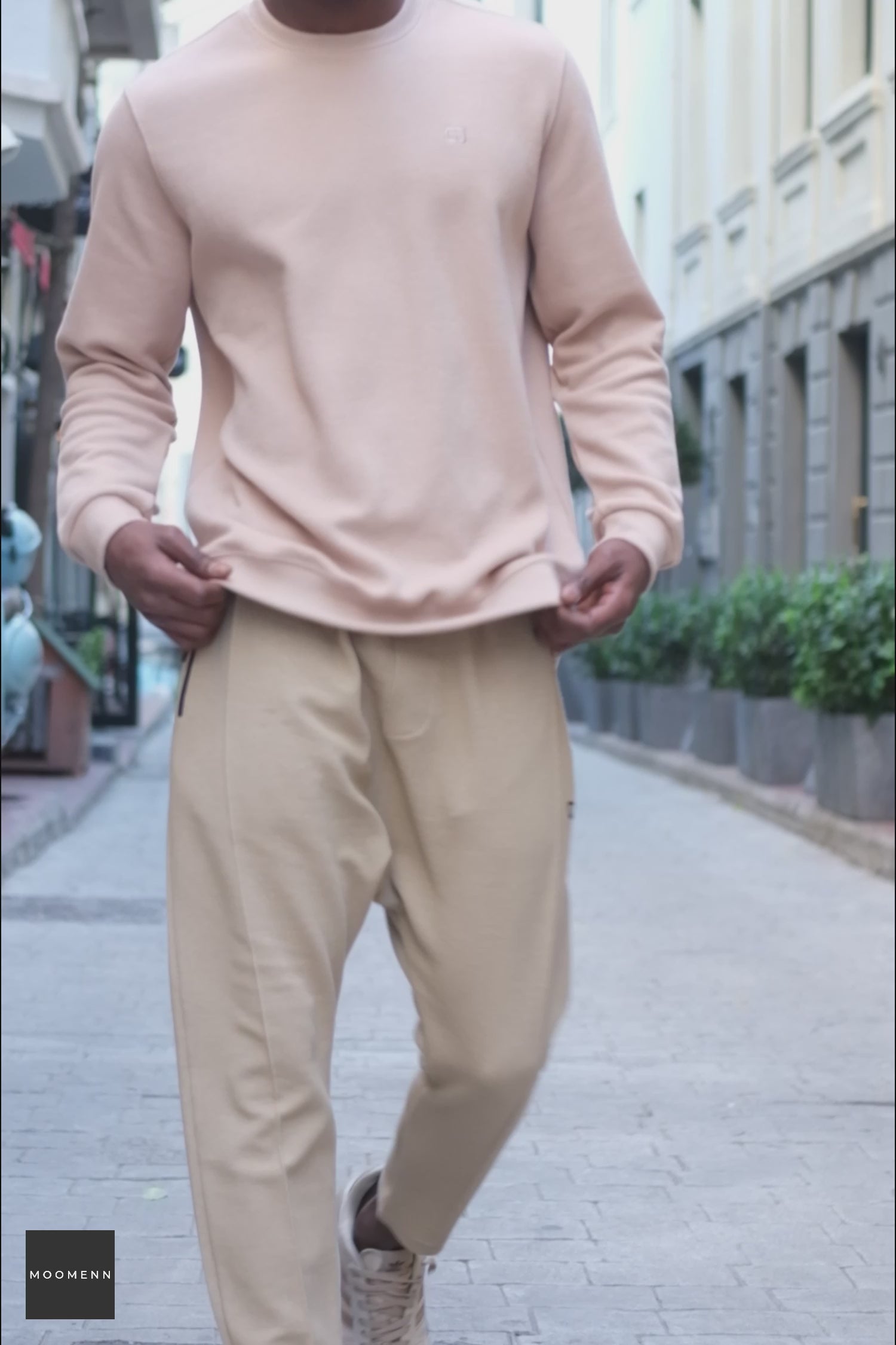 Load video: QL Round Collar Longline Sweatshirt